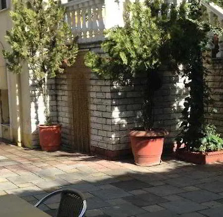 Otel Art Nirvana Tiran