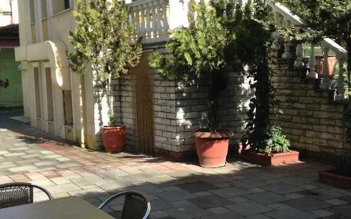 Otel Art Nirvana Tiran